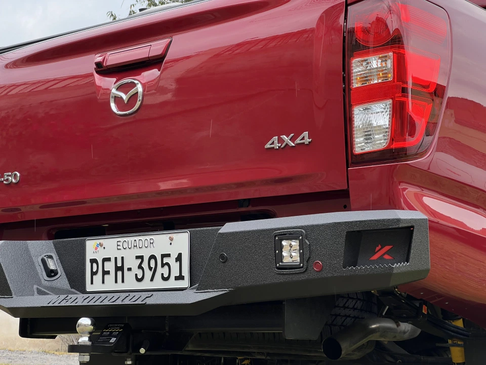 Protección posterior instalada en Mazda BT-50