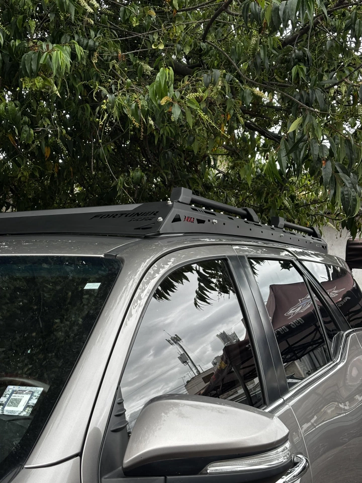 Parrilla de techo configurada para viaje Overland