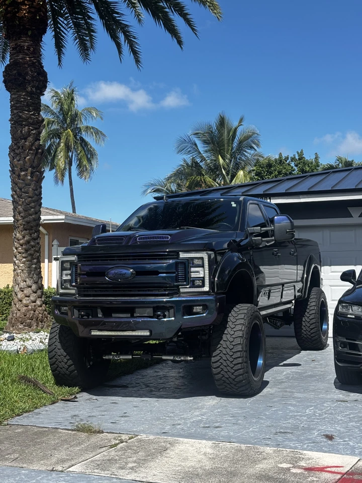 Bullbar delantero instalado en Ford F-150