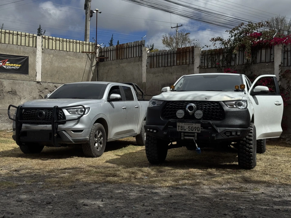 Sistema de bullbar y bumper delantero reforzado para seguridad