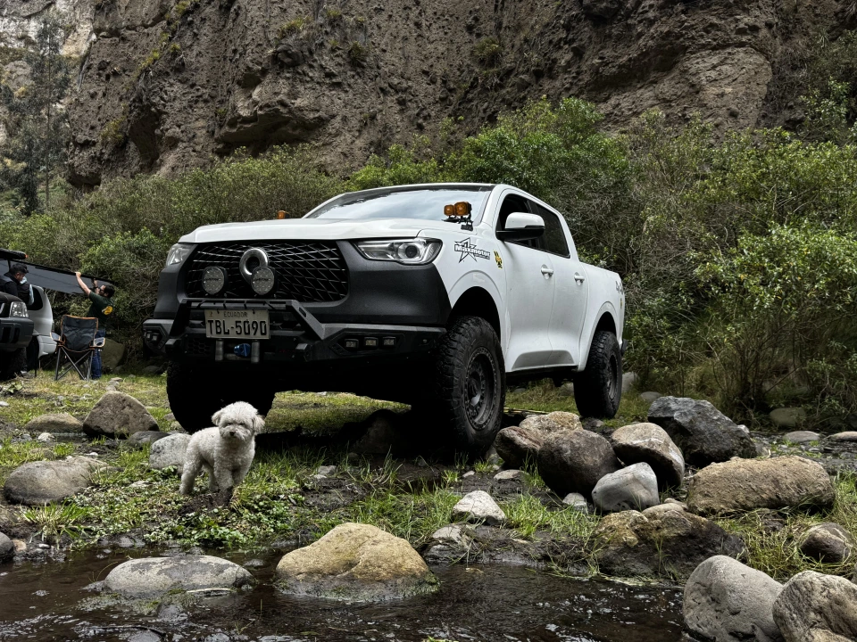 Bumper delantero Overland instalado en GWM Poer