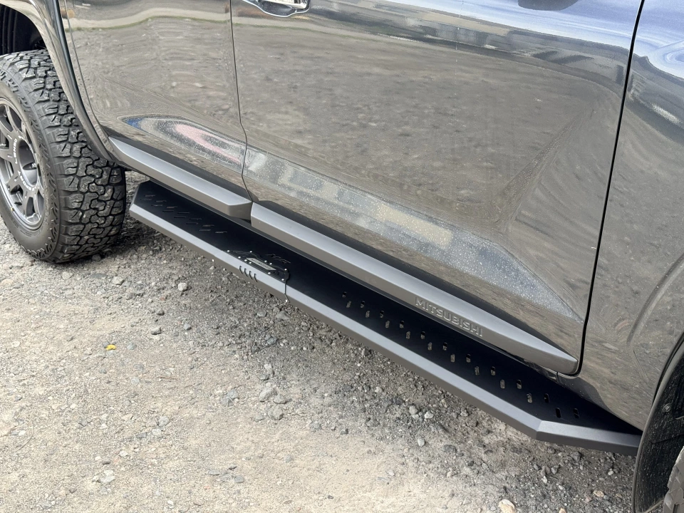 Estribos para Mitsubishi L200 / Sportero. Proyecto Maxmotor 4x4.