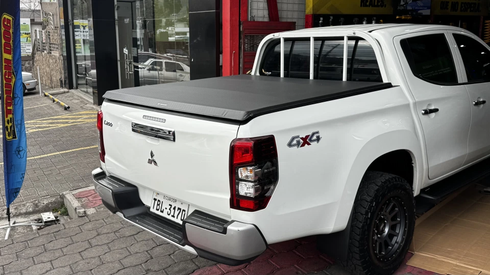 Tapas de balde para Mitsubishi L200 / Sportero. Proyecto Maxmotor 4x4.