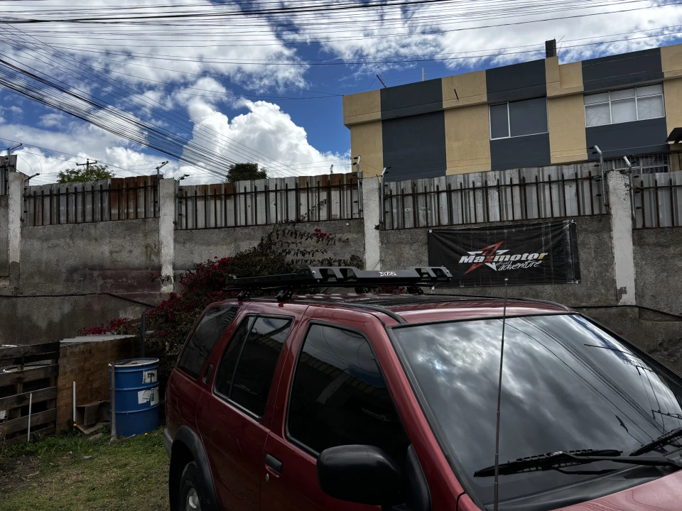Parrilla de carga preparada para equipamiento Overland