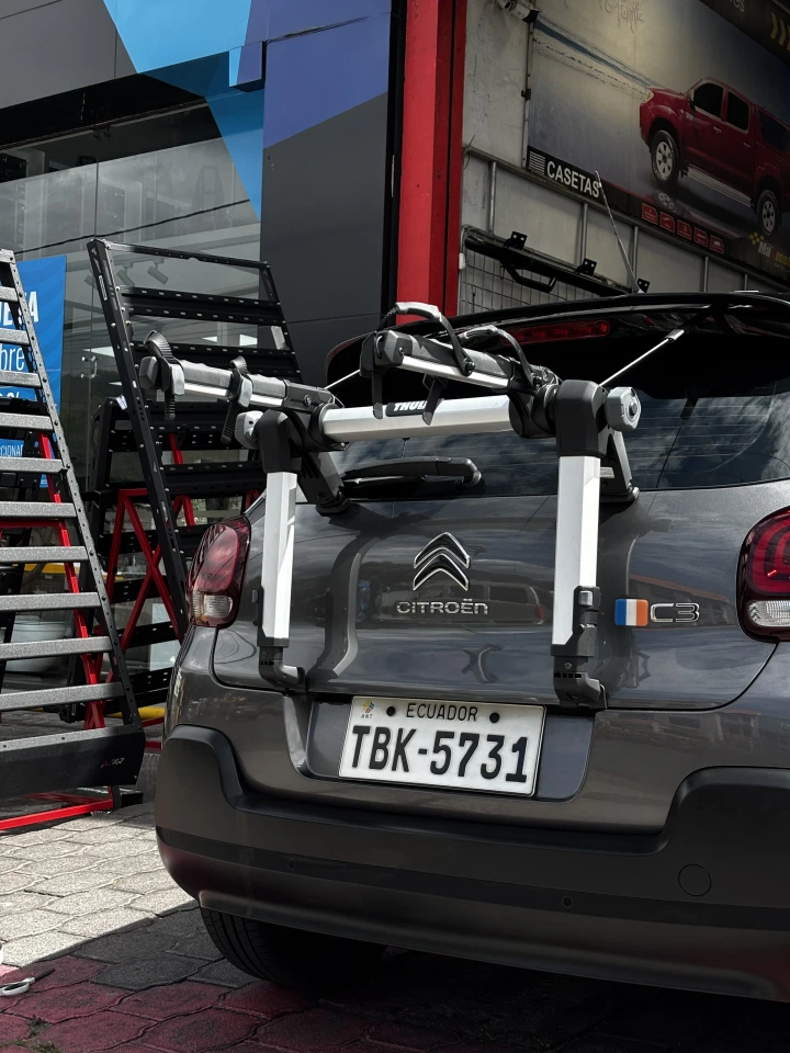 Portabicicletas instalado en vehículo 4x4